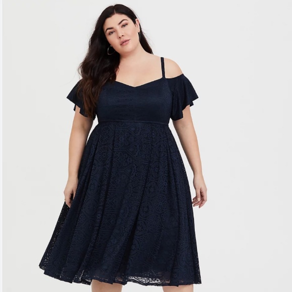 torrid Dresses & Skirts - NWT !!! Torrid - Midi Lace Cold Shoulder Dress